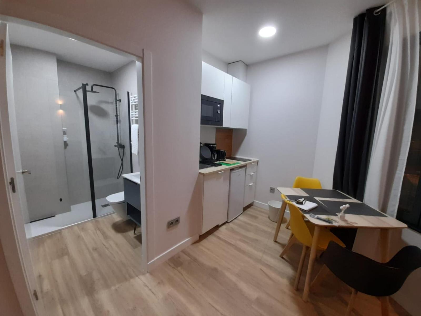 Apartamentos Recunchos Ourense Esterno foto