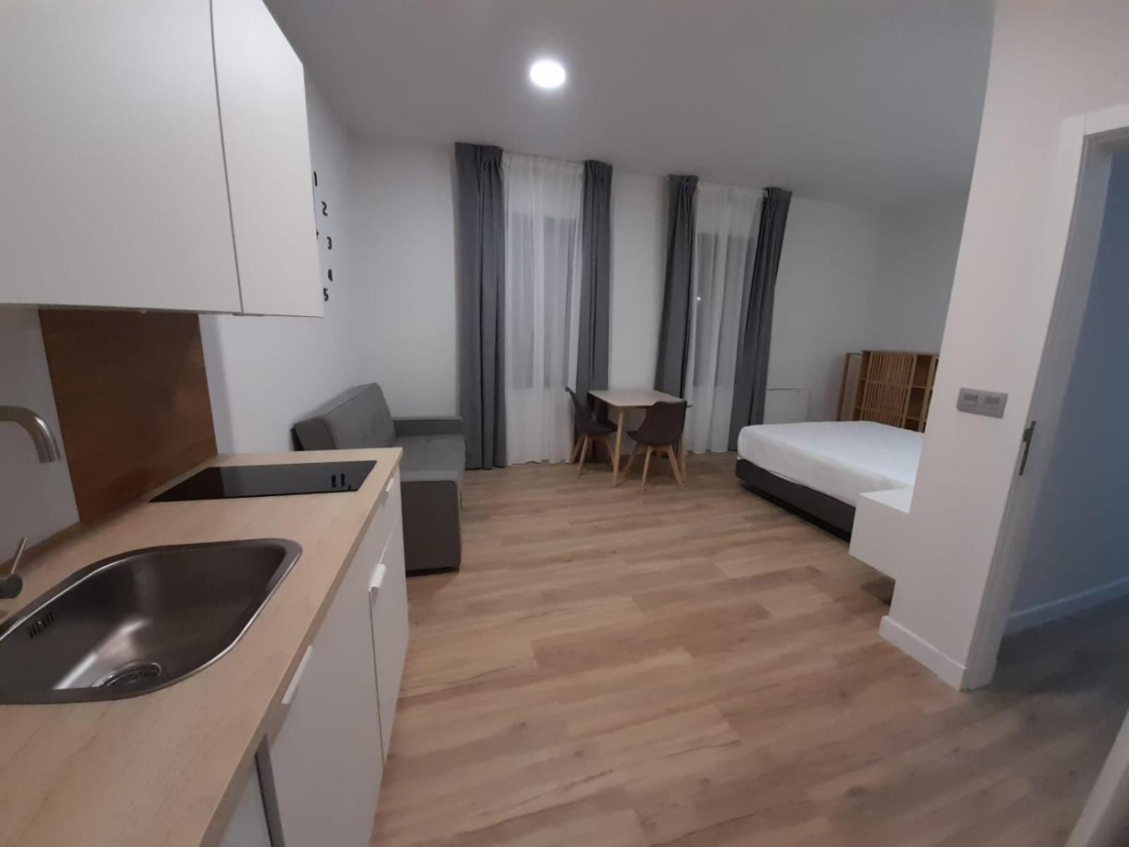 Apartamentos Recunchos Ourense Esterno foto