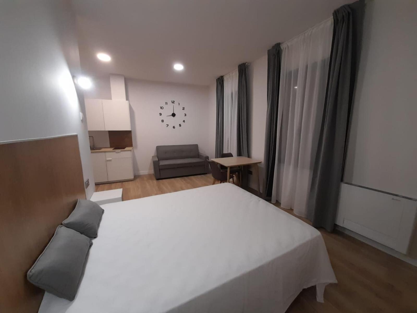 Apartamentos Recunchos Ourense Esterno foto